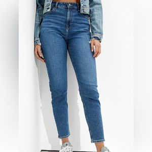 AE Stretch Mom Jean